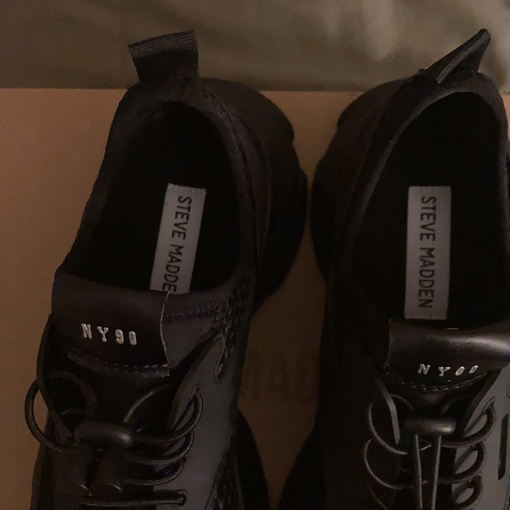Steve Madden sneakers size 7 PICK UP ONLY!!! - Picture 4 of 5